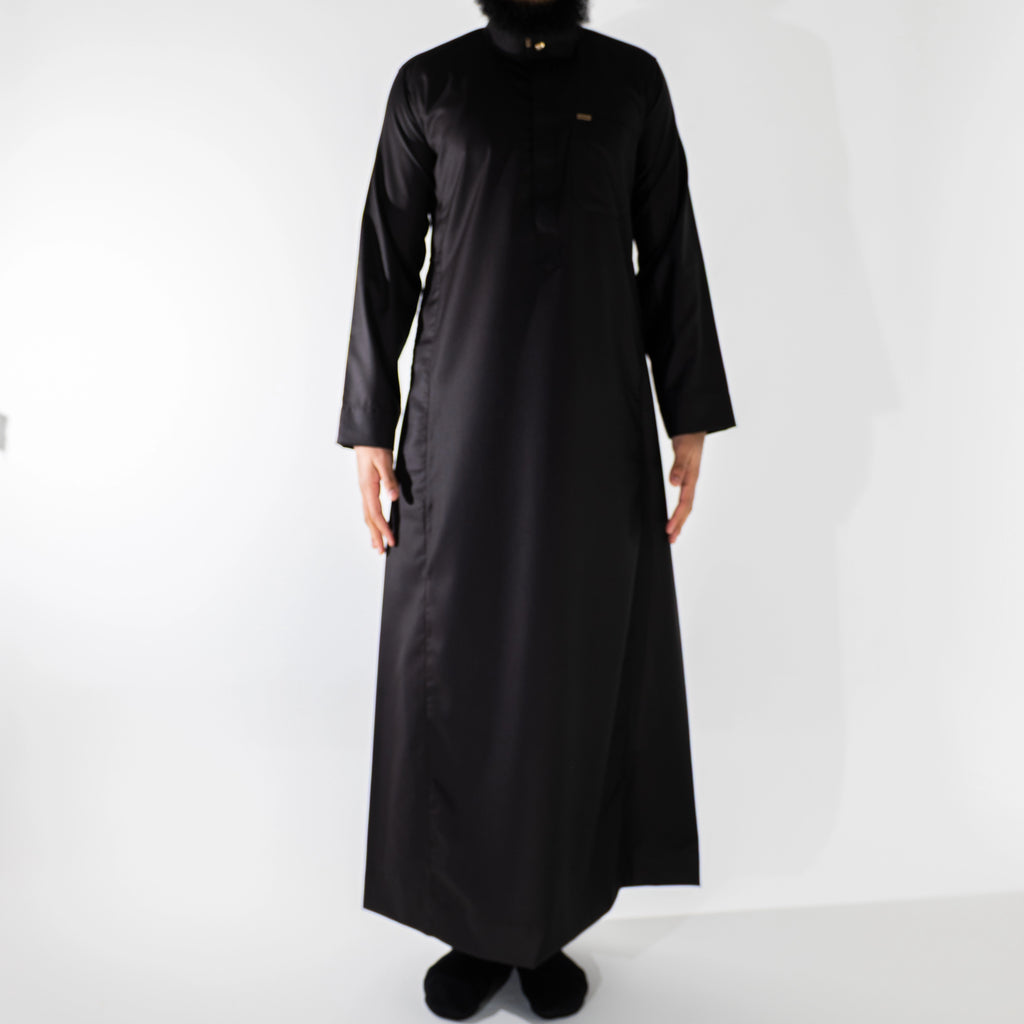 Signature Saudi Thobe for Men in Raven Black