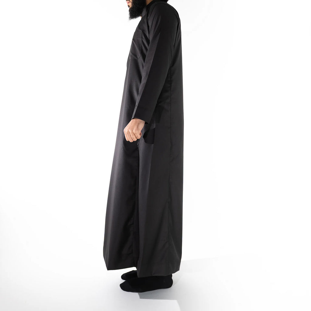 Signature Saudi Thobe for Men in Raven Black