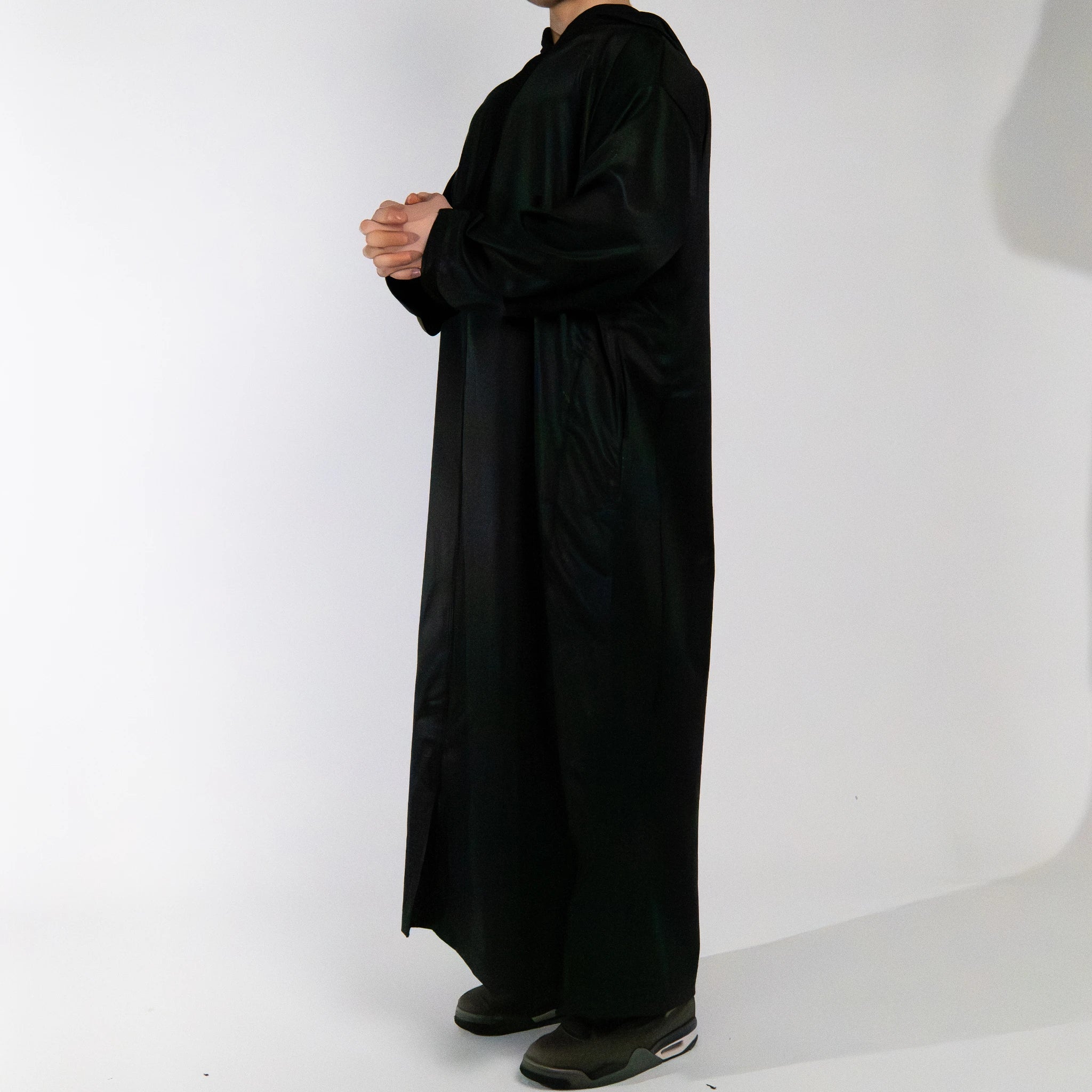 Moroccan hooded Djellaba thobe in Jet Black