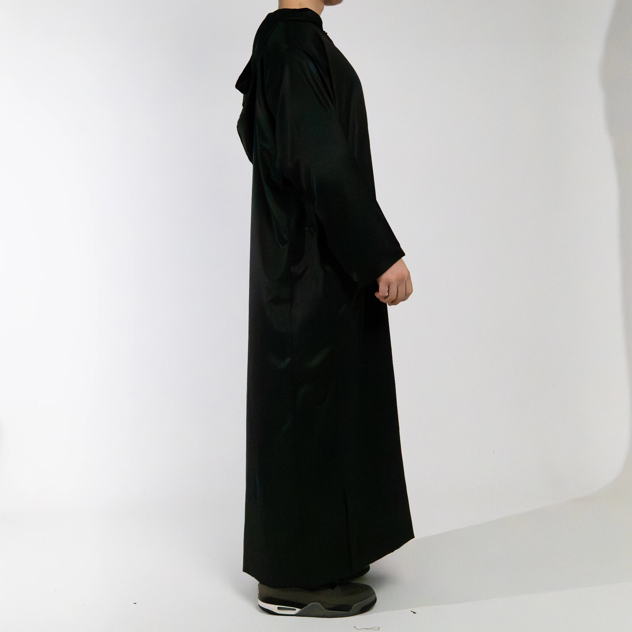 Moroccan hooded Djellaba thobe in Jet Black