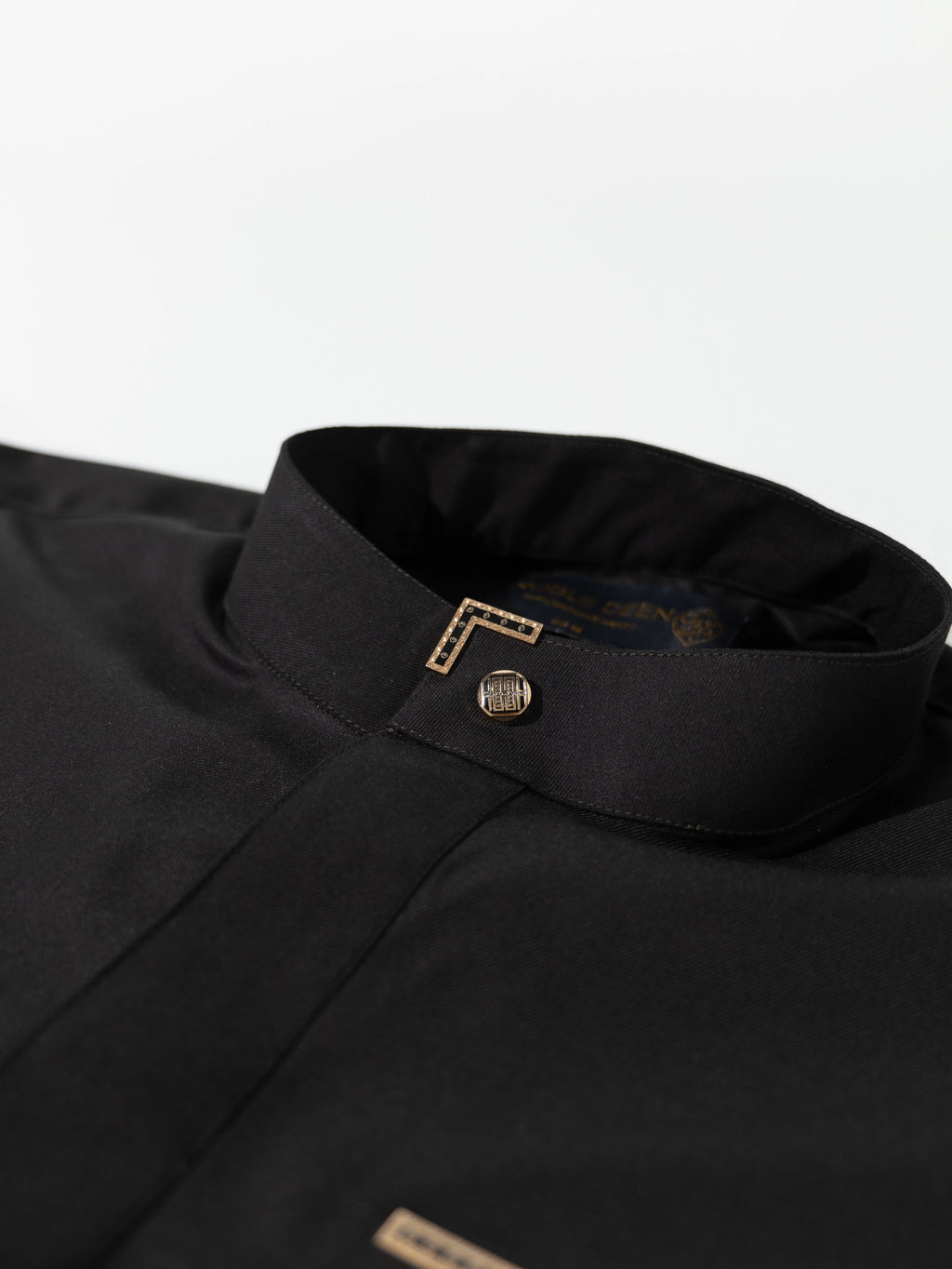 Saudi Thobe in Raven Black – Tailored Fit with Gold Accents
